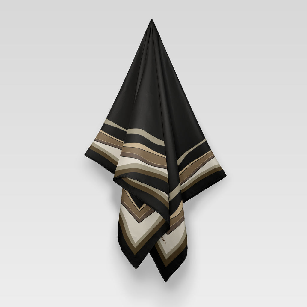Wavy Border, Black/Birch